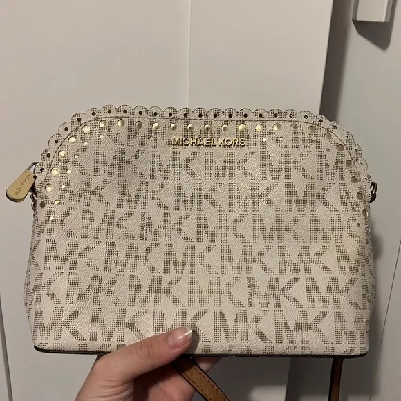 Michael Kors Crossbody - Picture 1 of 2